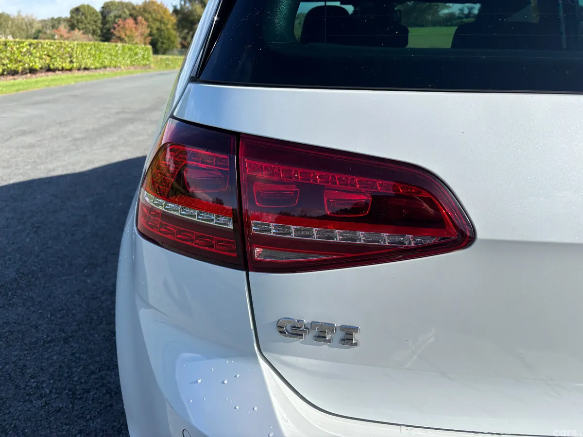 Volkswagen Golf Hatchback, Petrol, 2015, White