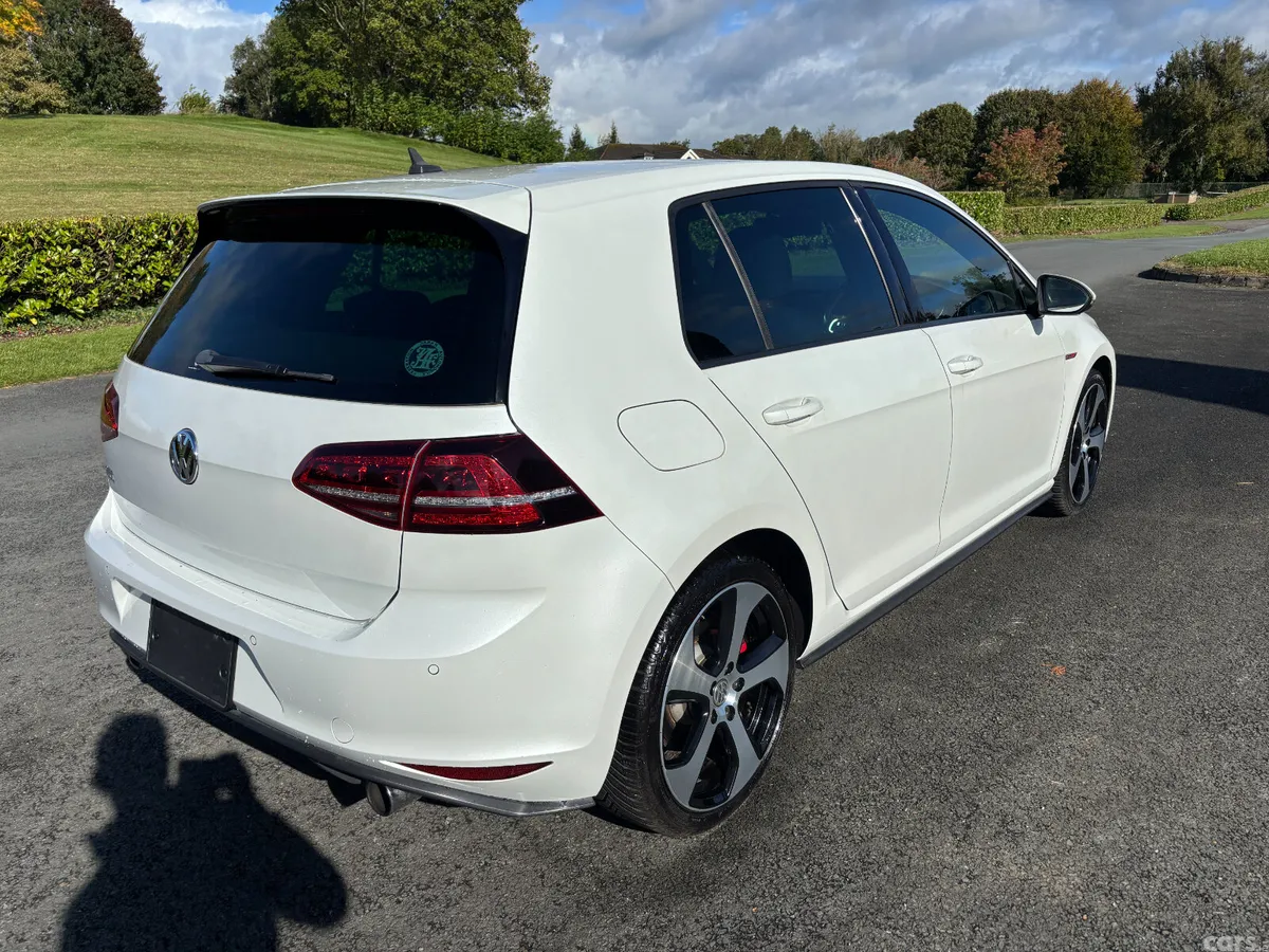 Volkswagen Golf Hatchback, Petrol, 2015, White
