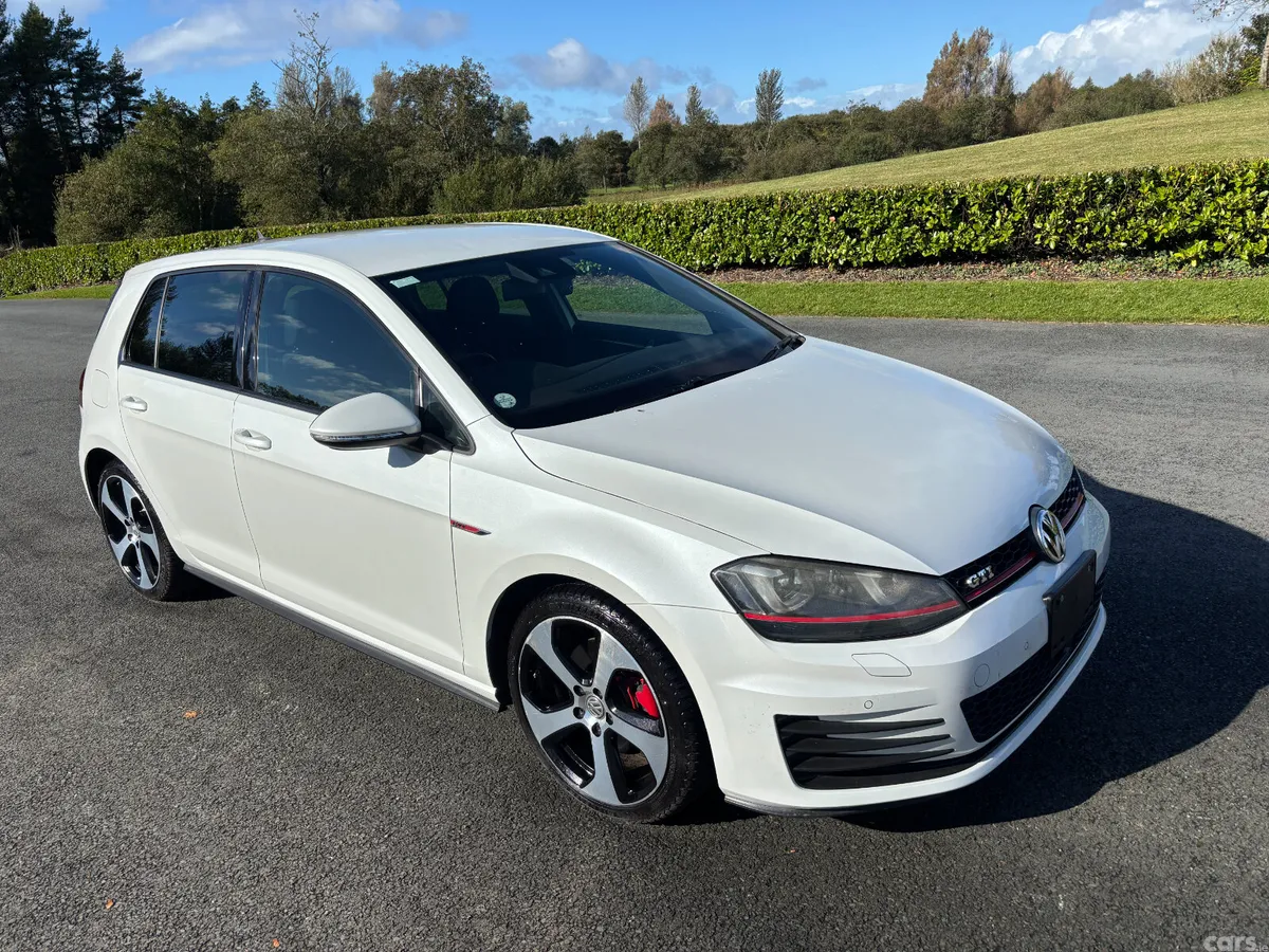 Volkswagen Golf Hatchback, Petrol, 2015, White