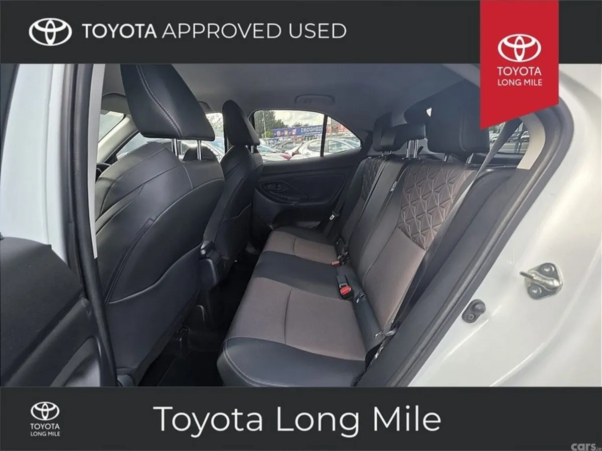 Toyota Yaris Cross SUV, Petrol Hybrid, 2023, Grey