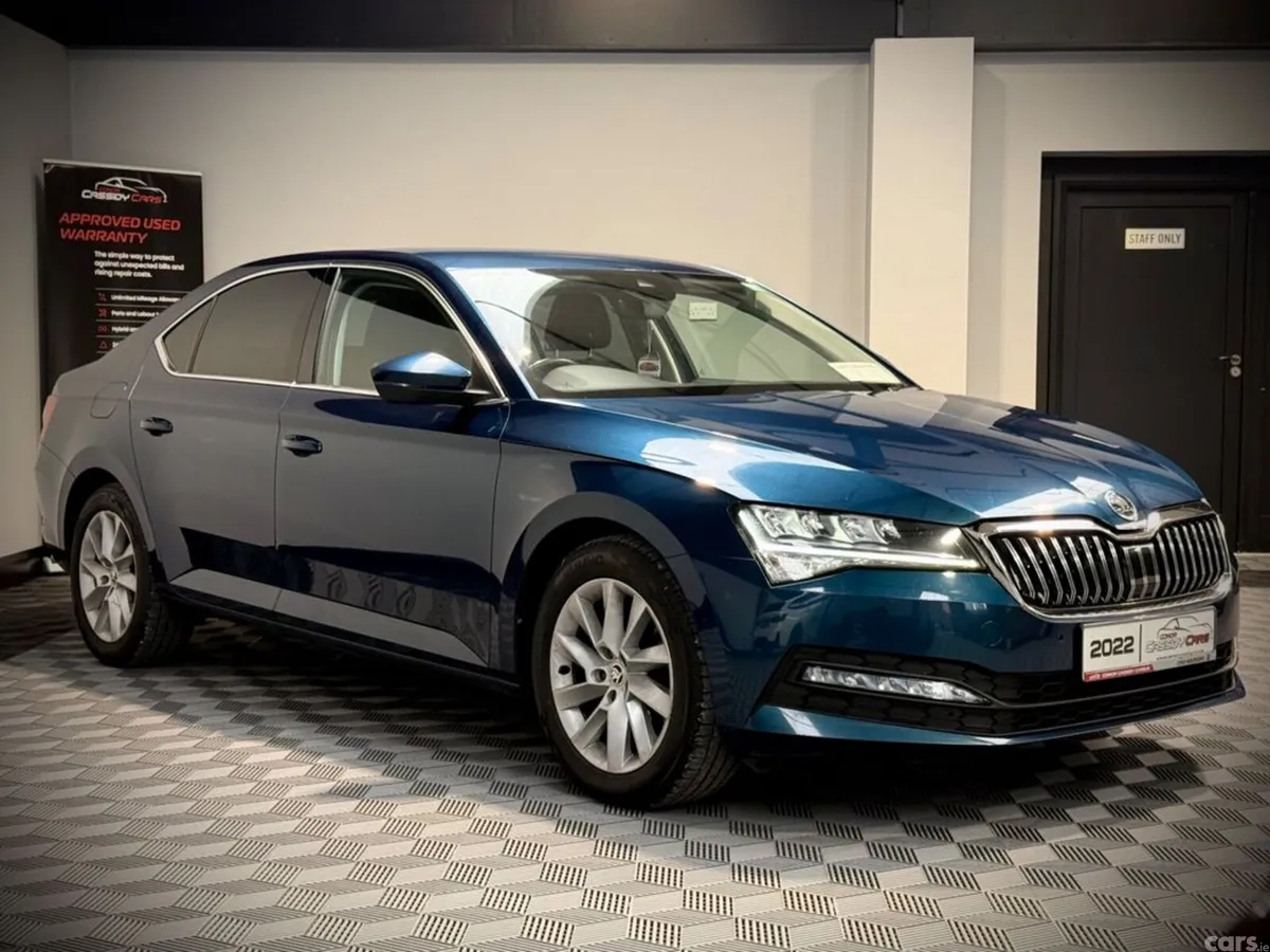 Skoda Superb Hatchback, Diesel, 2022, Blue