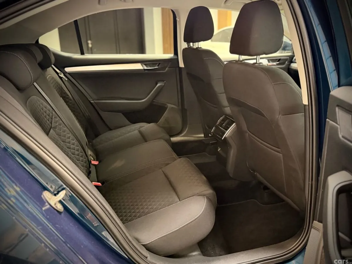 Skoda Superb Hatchback, Diesel, 2022, Blue