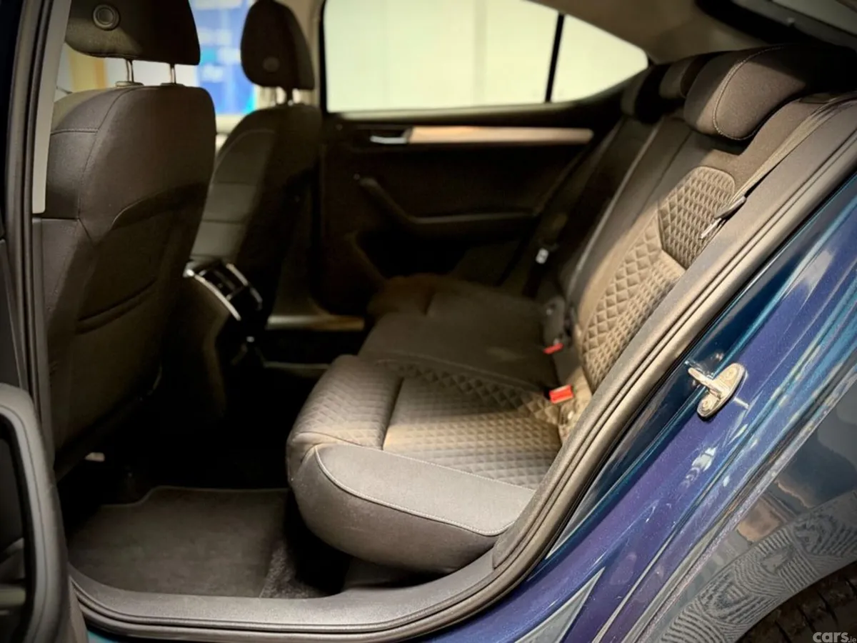 Skoda Superb Hatchback, Diesel, 2022, Blue