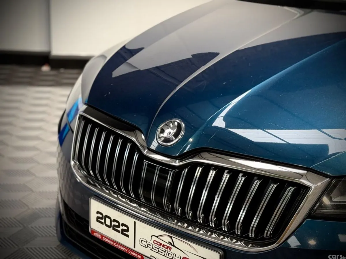 Skoda Superb Hatchback, Diesel, 2022, Blue