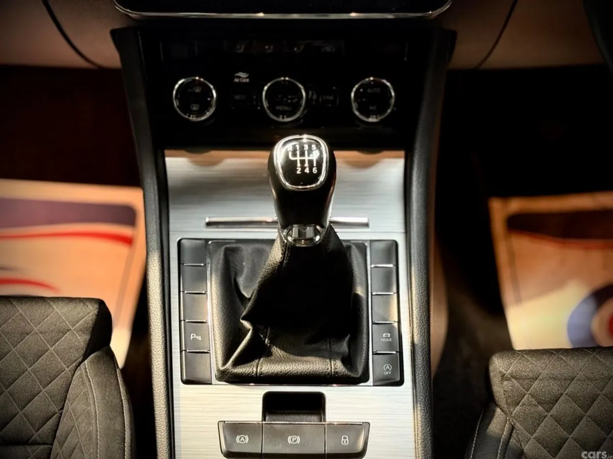 Skoda Superb Hatchback, Diesel, 2022, Blue