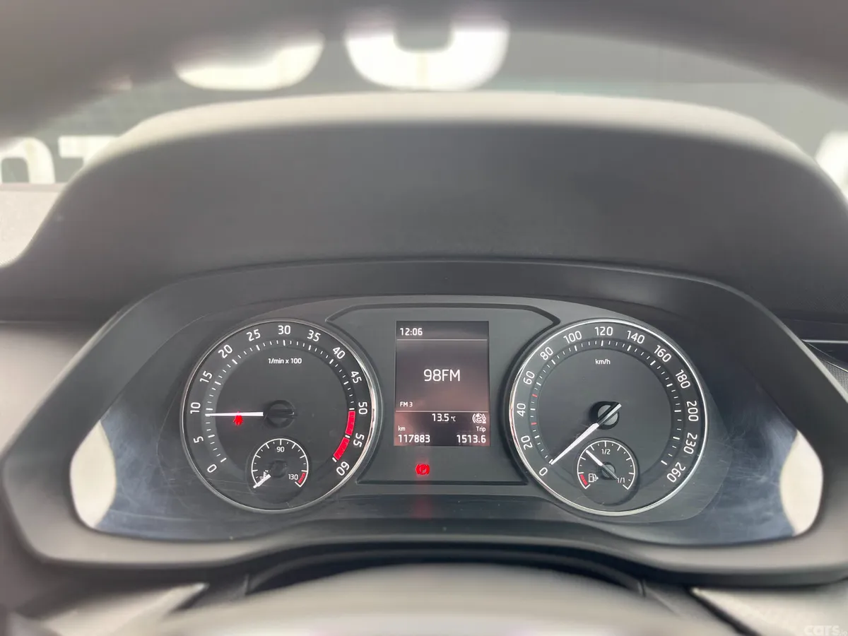 Skoda Octavia Saloon, Diesel, 2024, Grey