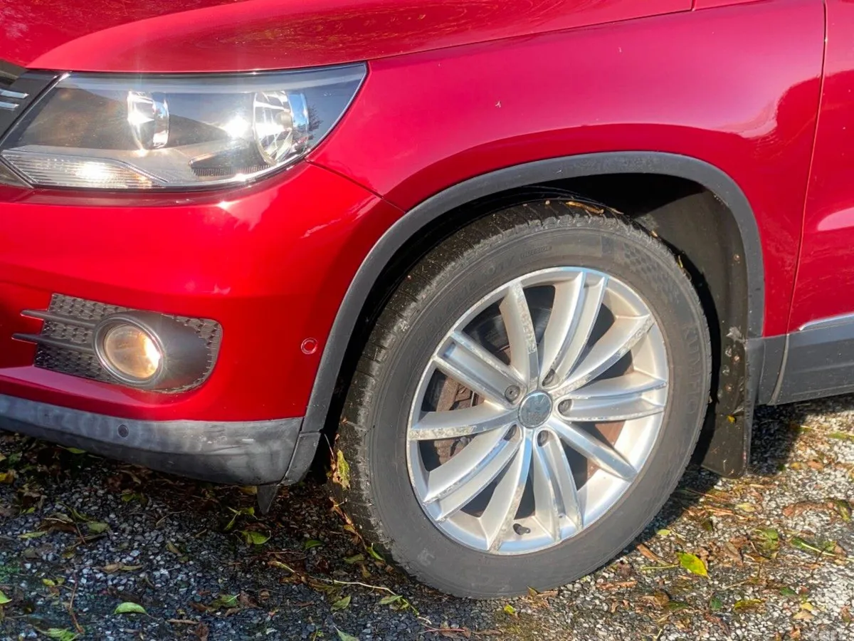 Volkswagen Tiguan SUV, Diesel, 2015, Red