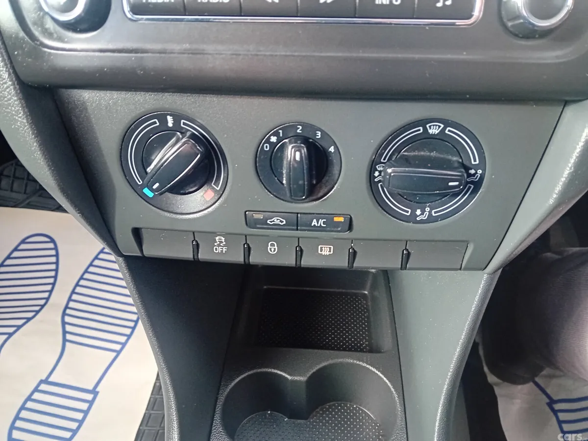 Skoda Rapid Hatchback, Diesel, 2015, Black