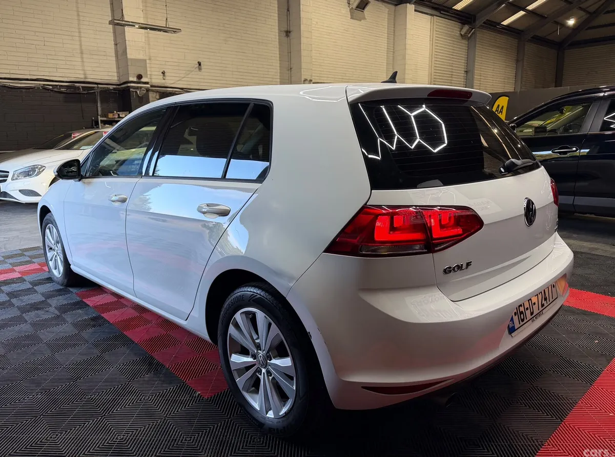Volkswagen Golf Hatchback, Petrol, 2016, White