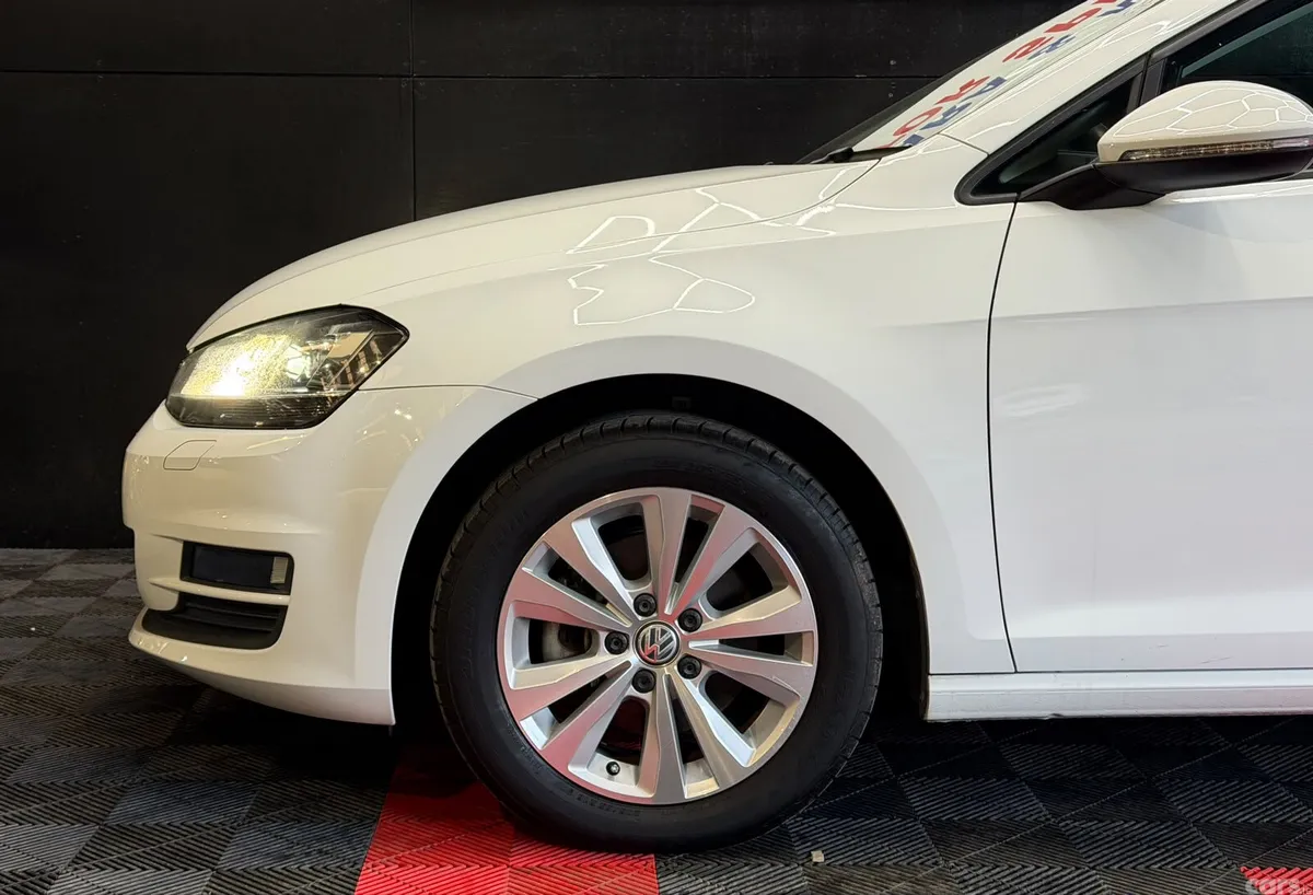 Volkswagen Golf Hatchback, Petrol, 2016, White