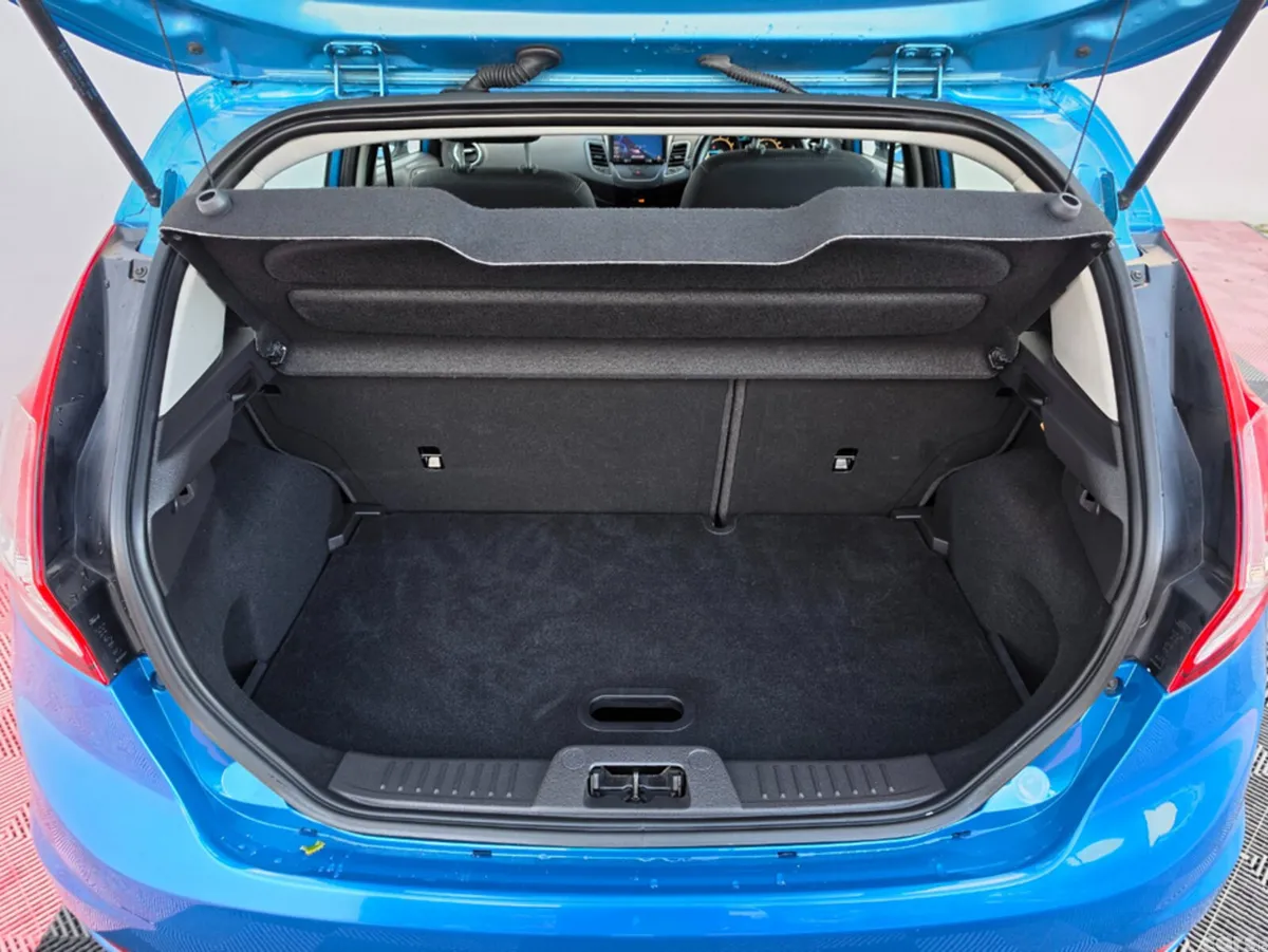Ford Fiesta Hatchback, Petrol, 2016, Blue