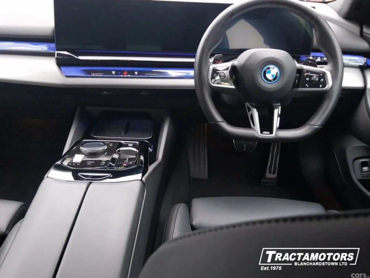 BMW 5-Series Saloon, Petrol Plug-in Hybrid, 2025, Blue