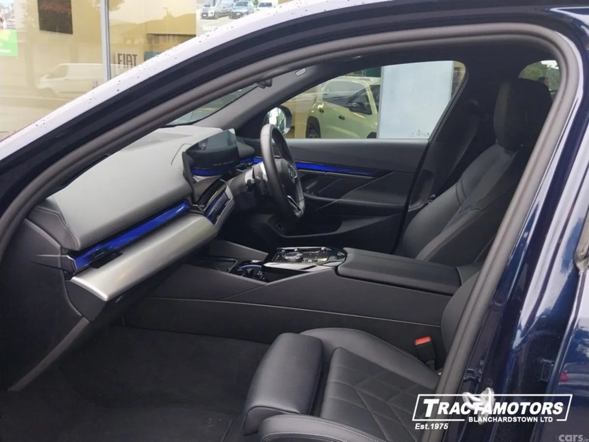 BMW 5-Series Saloon, Petrol Plug-in Hybrid, 2025, Blue