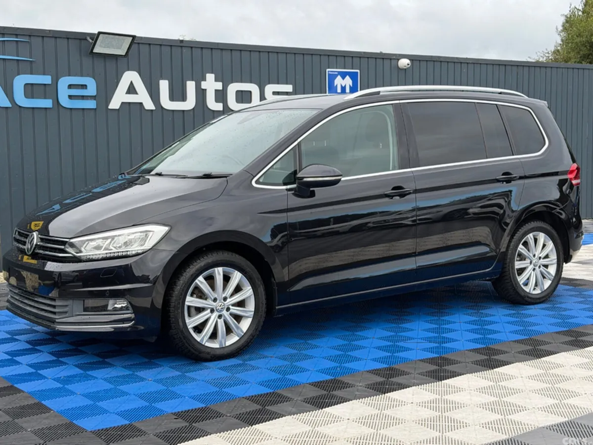 Volkswagen Touran MPV, Diesel, 2019, Black