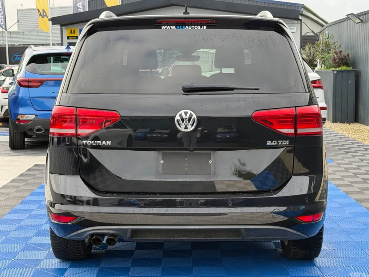 Volkswagen Touran MPV, Diesel, 2019, Black