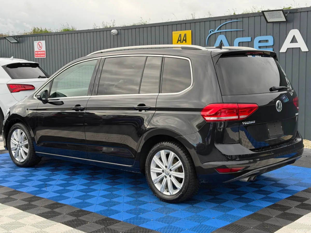 Volkswagen Touran MPV, Diesel, 2019, Black