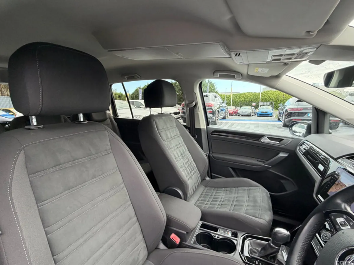 Volkswagen Touran MPV, Diesel, 2019, Black