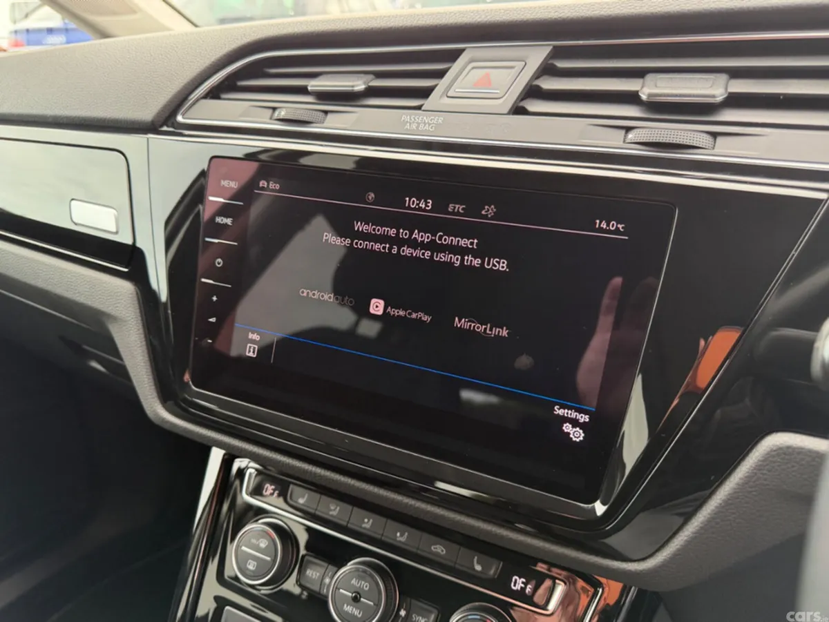 Volkswagen Touran MPV, Diesel, 2019, Black