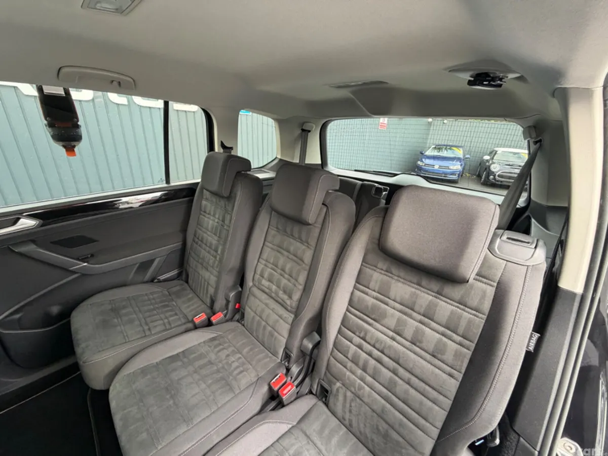 Volkswagen Touran MPV, Diesel, 2019, Black