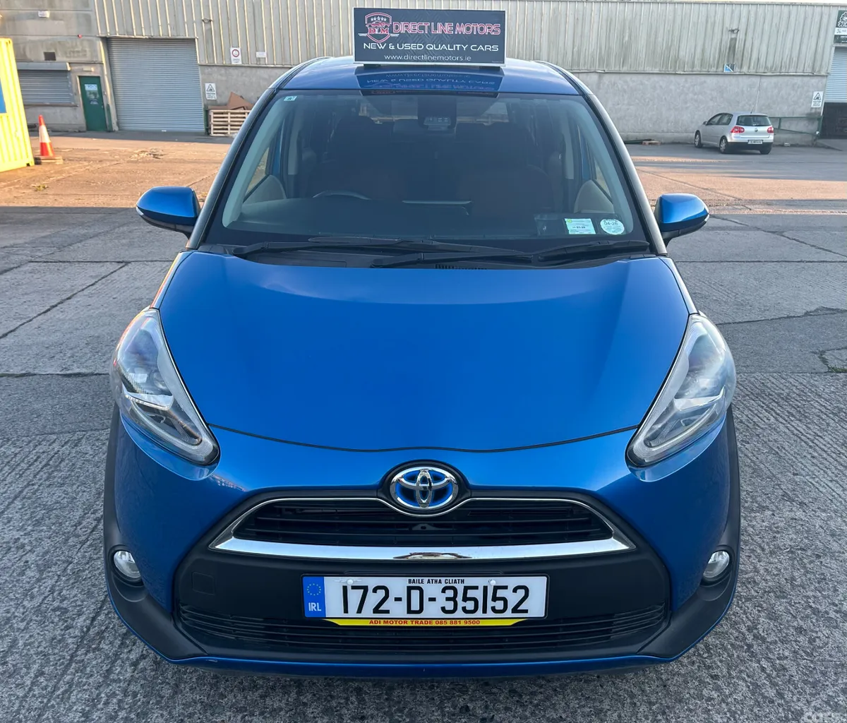 Toyota Sienta MPV, Petrol Hybrid, 2017, Blue