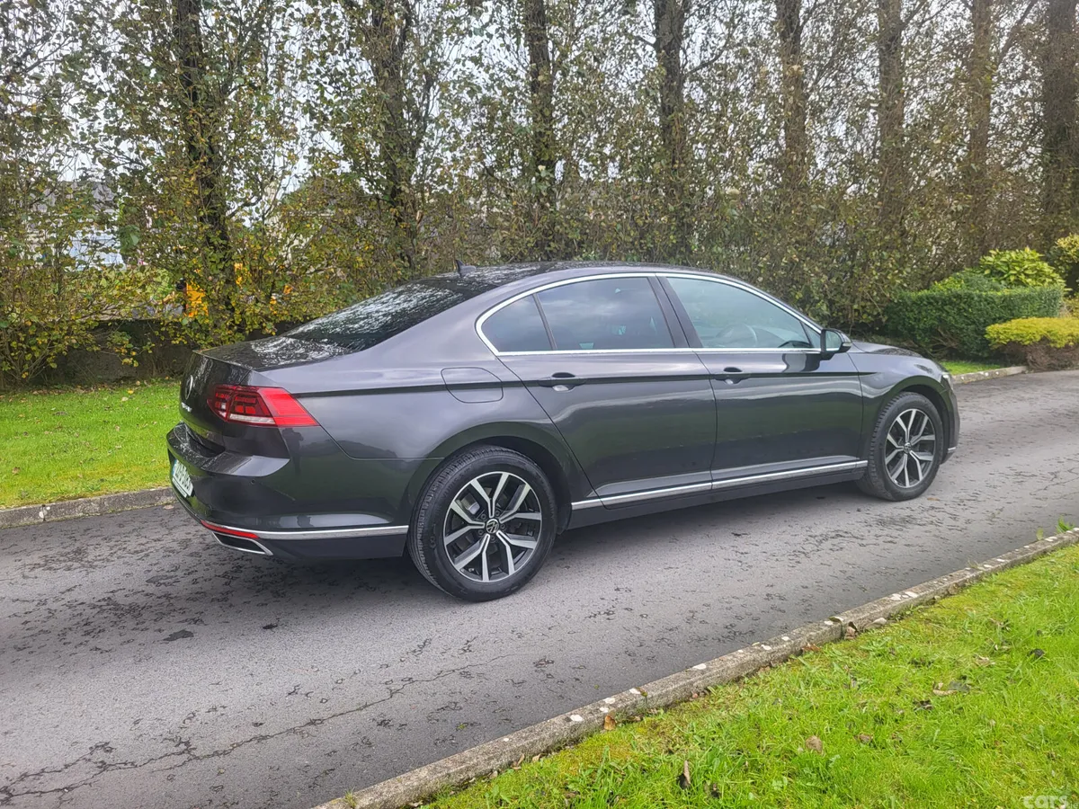Volkswagen Passat Saloon, Diesel, 2022, Grey