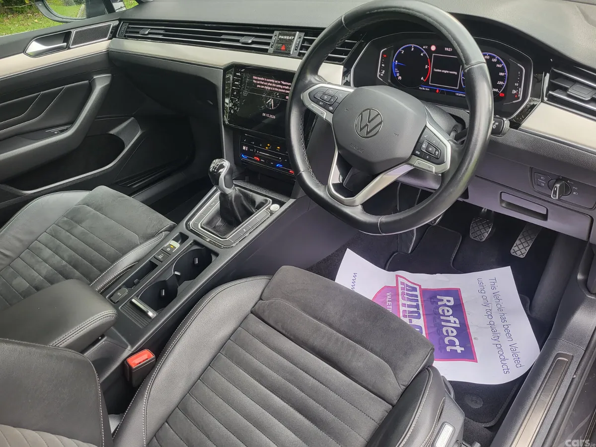 Volkswagen Passat Saloon, Diesel, 2022, Grey