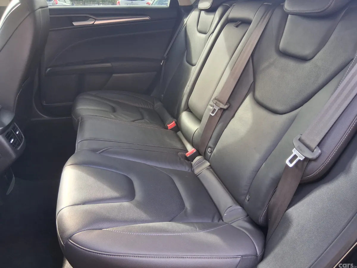 Ford Mondeo Hatchback, Diesel, 2016, Black