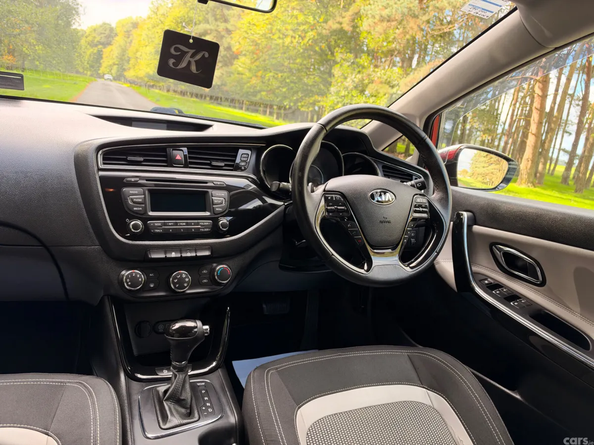Kia Ceed Hatchback, Diesel, 2016, Red