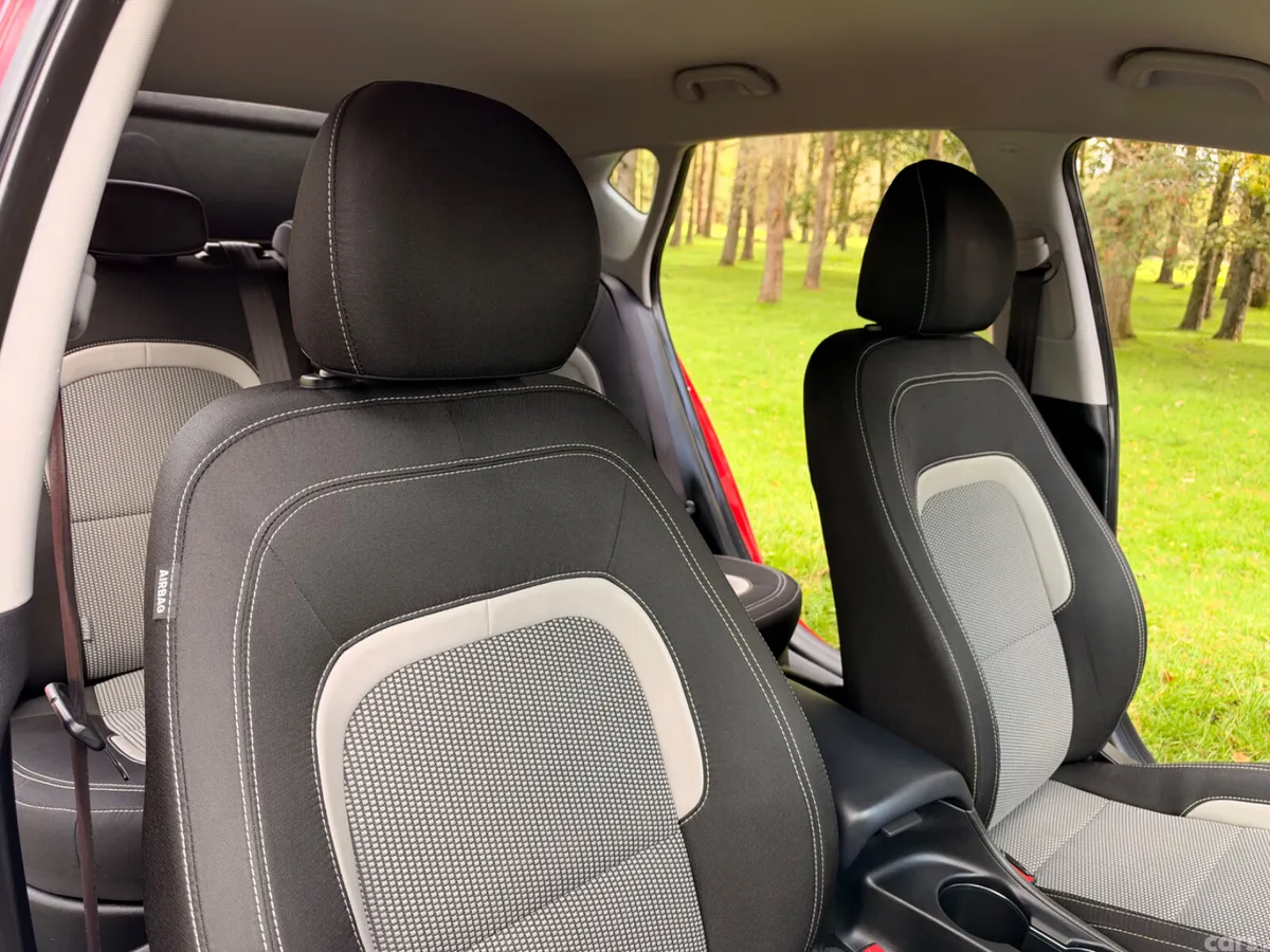 Kia Ceed Hatchback, Diesel, 2016, Red