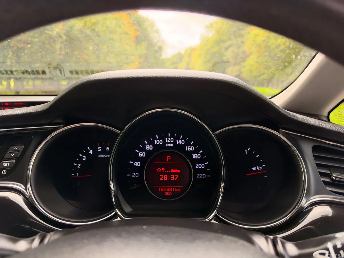 Kia Ceed Hatchback, Diesel, 2016, Red