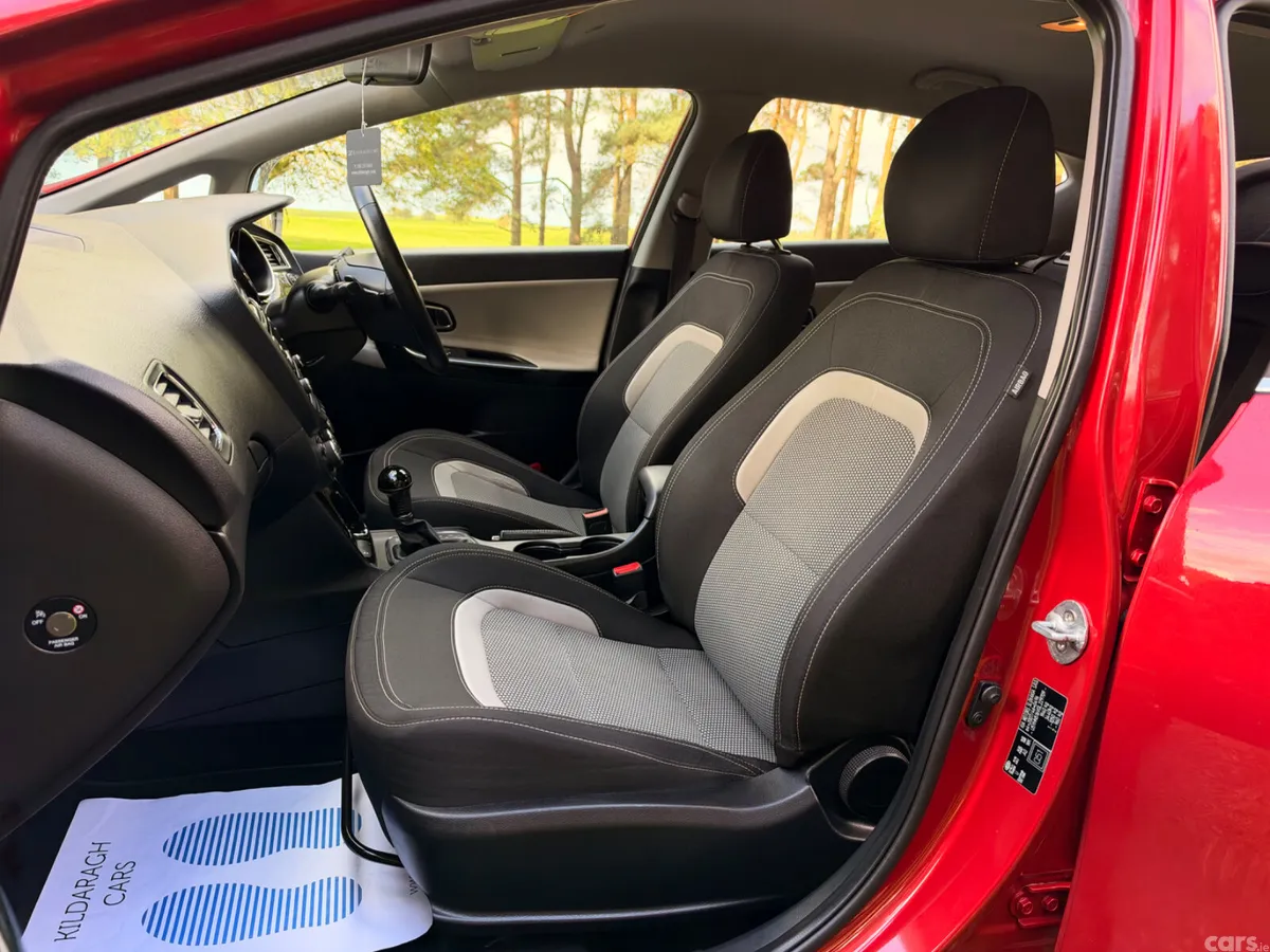 Kia Ceed Hatchback, Diesel, 2016, Red