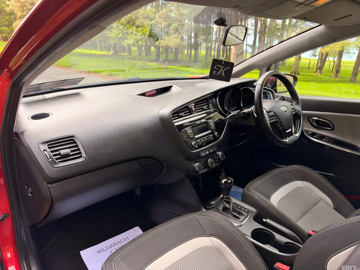 Kia Ceed Hatchback, Diesel, 2016, Red