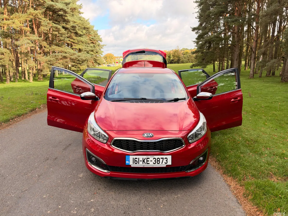 Kia Ceed Hatchback, Diesel, 2016, Red
