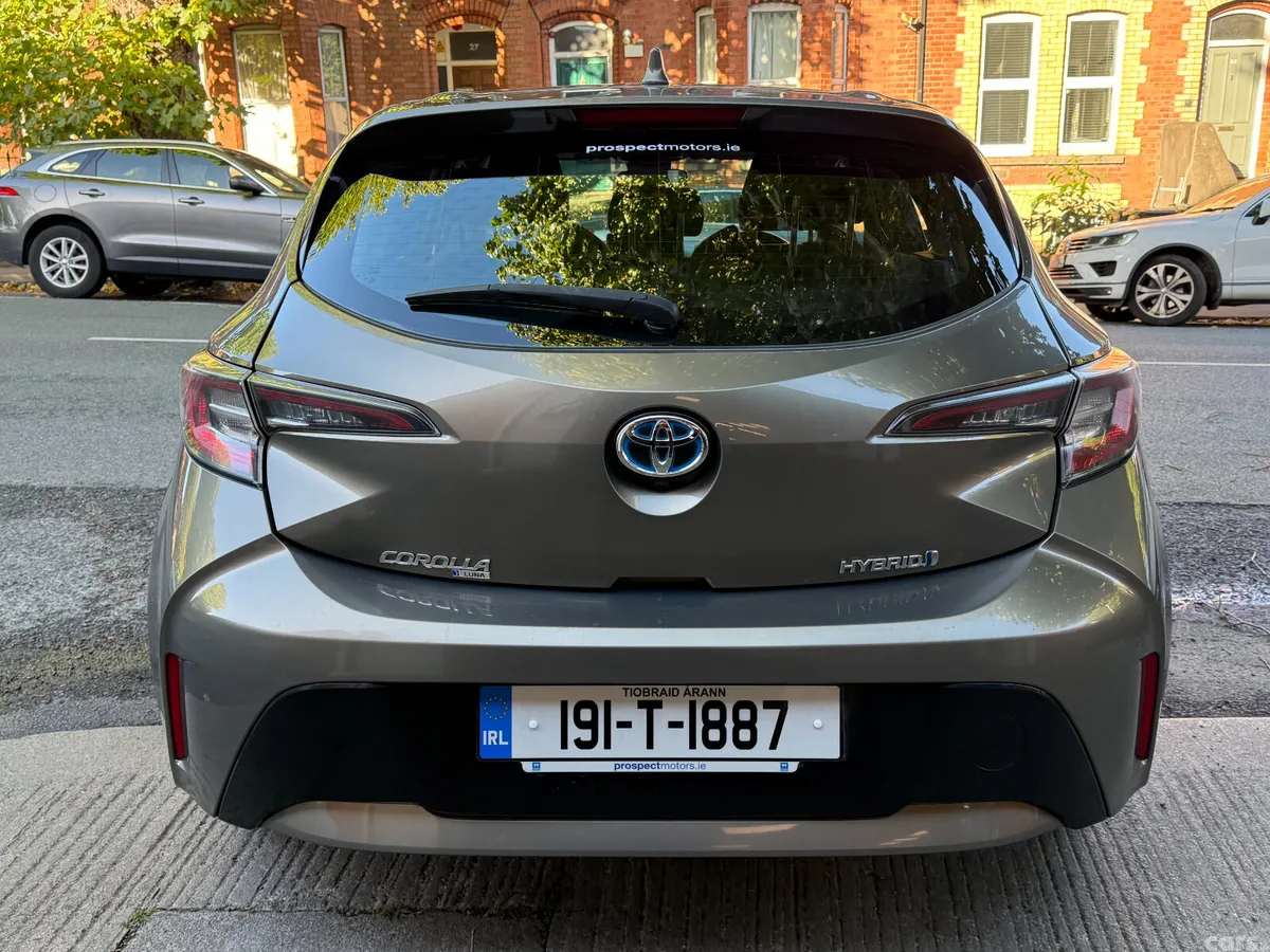 Toyota Corolla Hatchback, Petrol Hybrid, 2019, Green