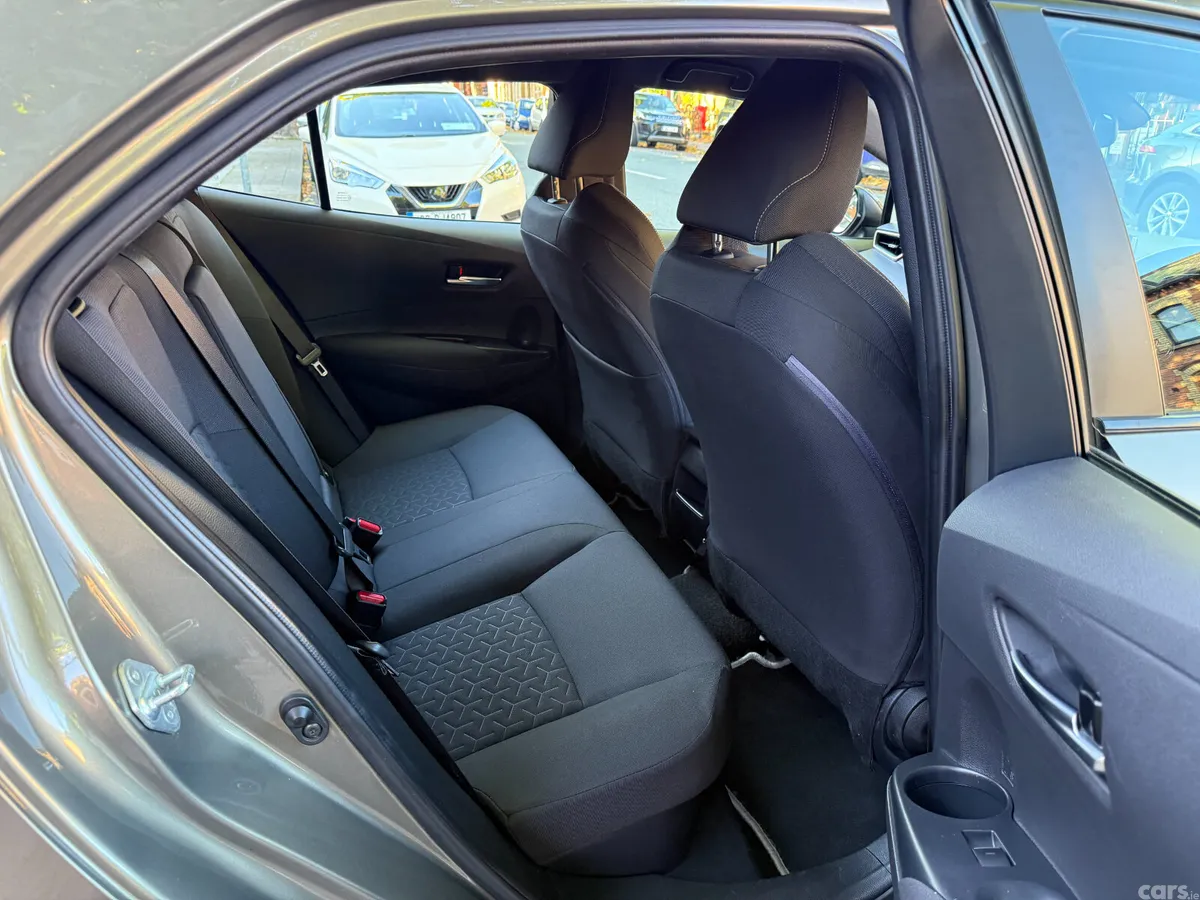 Toyota Corolla Hatchback, Petrol Hybrid, 2019, Green