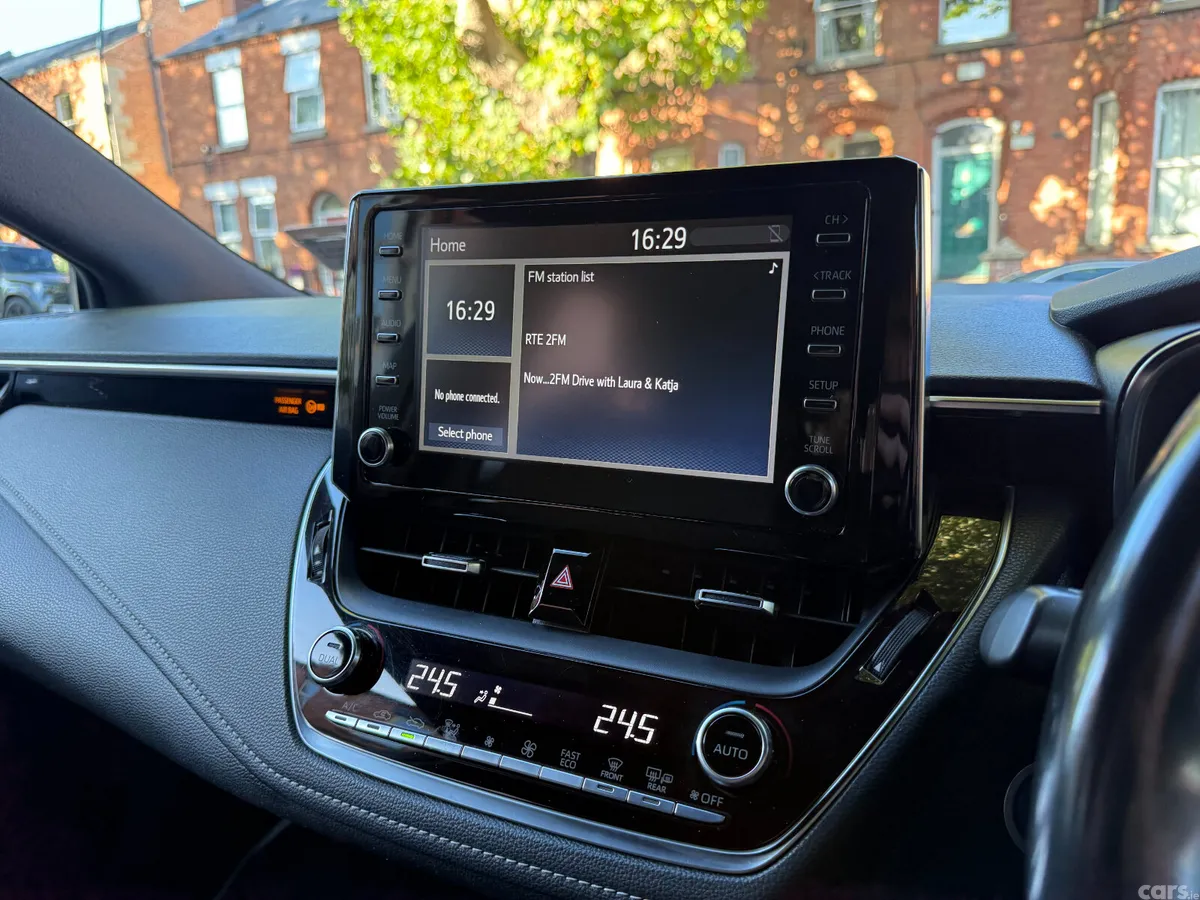 Toyota Corolla Hatchback, Petrol Hybrid, 2019, Green