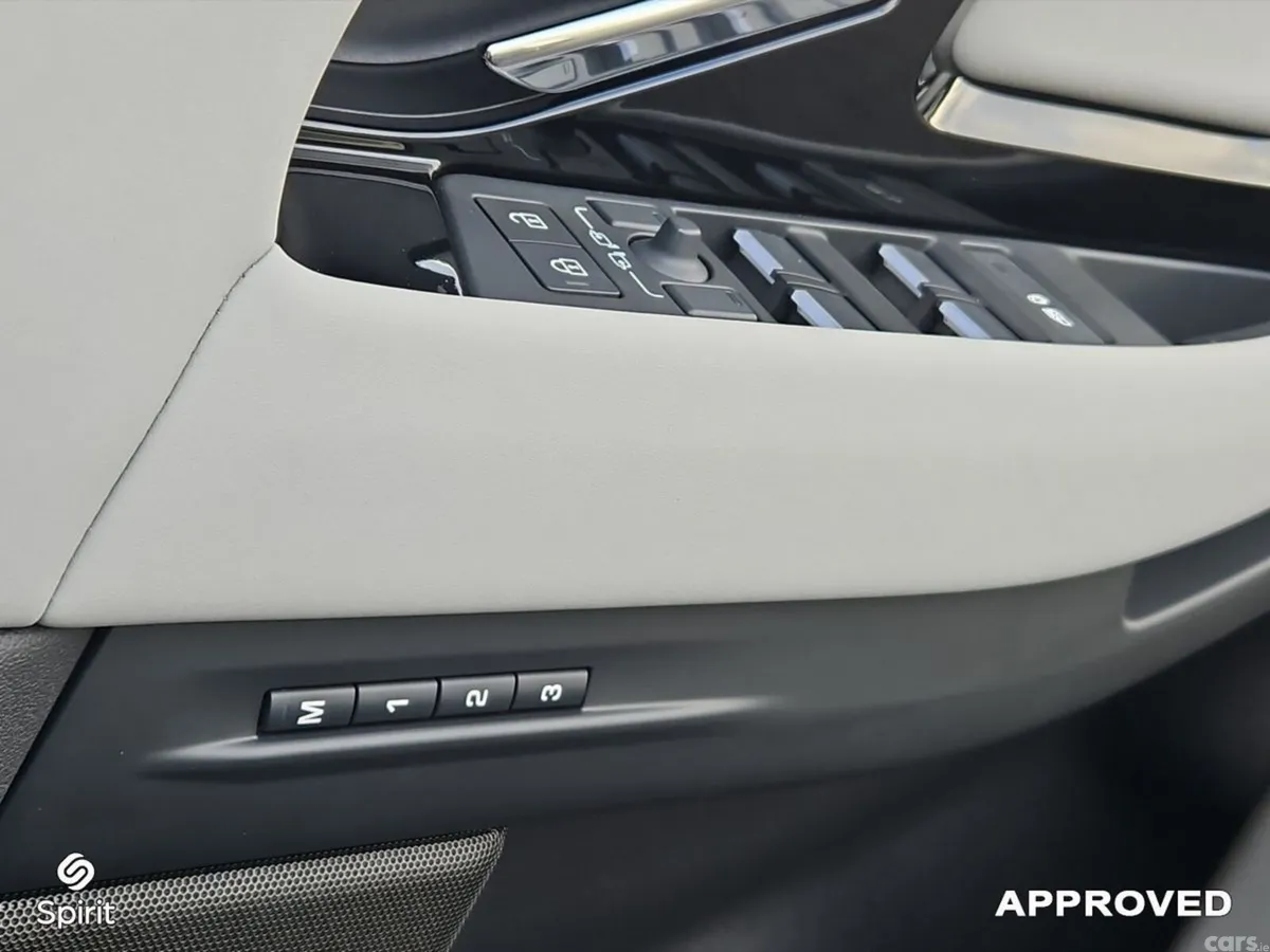Land Rover Range Rover Evoque SUV, Petrol Hybrid, 2025, Black