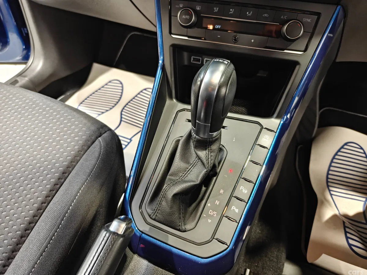 Volkswagen Polo Hatchback, Petrol, 2019, Blue