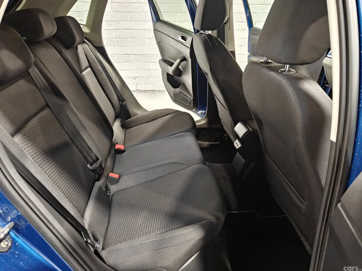 Volkswagen Polo Hatchback, Petrol, 2019, Blue