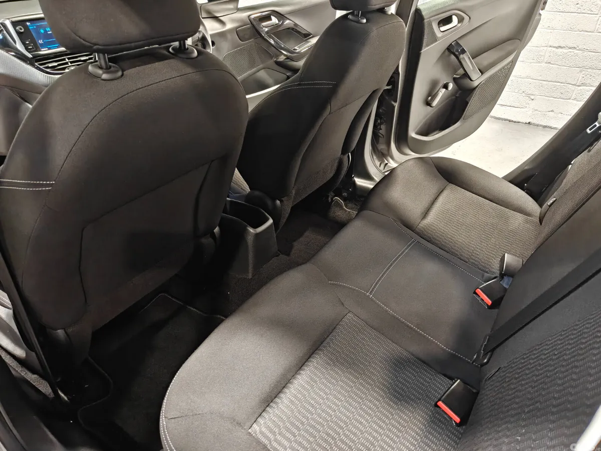 Volkswagen Polo Hatchback, Petrol, 2019, Blue