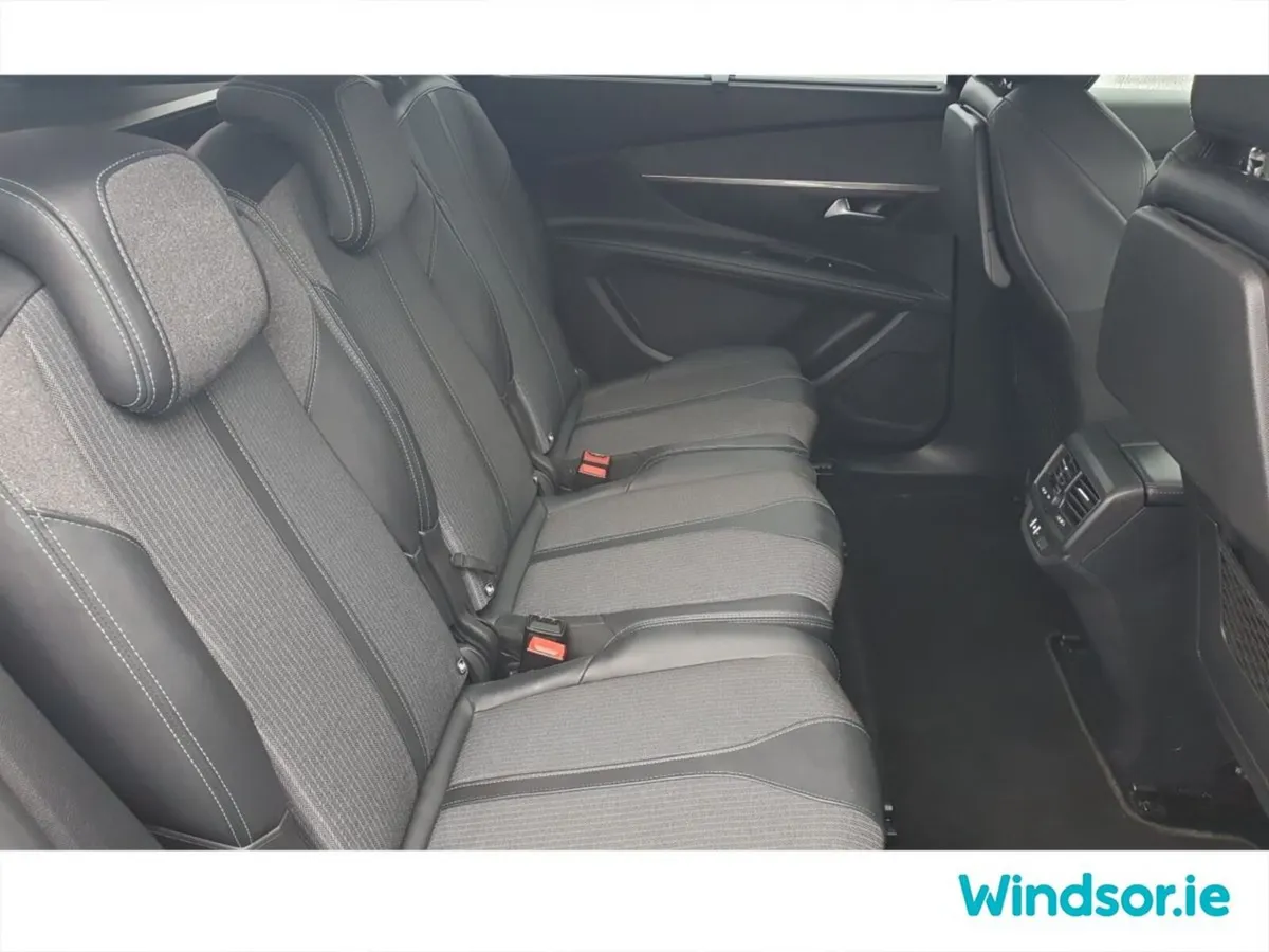 Peugeot 5008 MPV, Diesel, 2023, Black