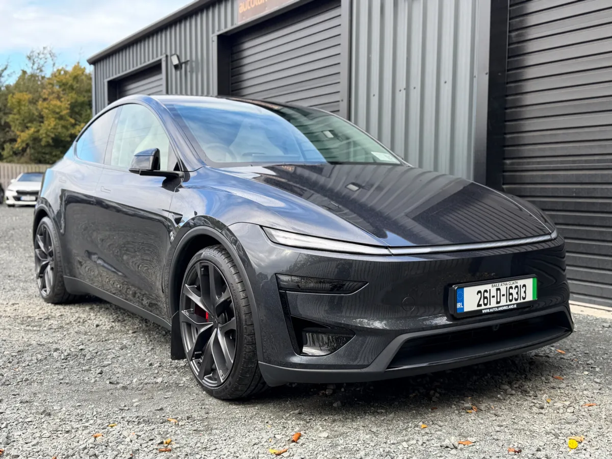 Tesla Model Y MPV, Electric, 2026, Grey