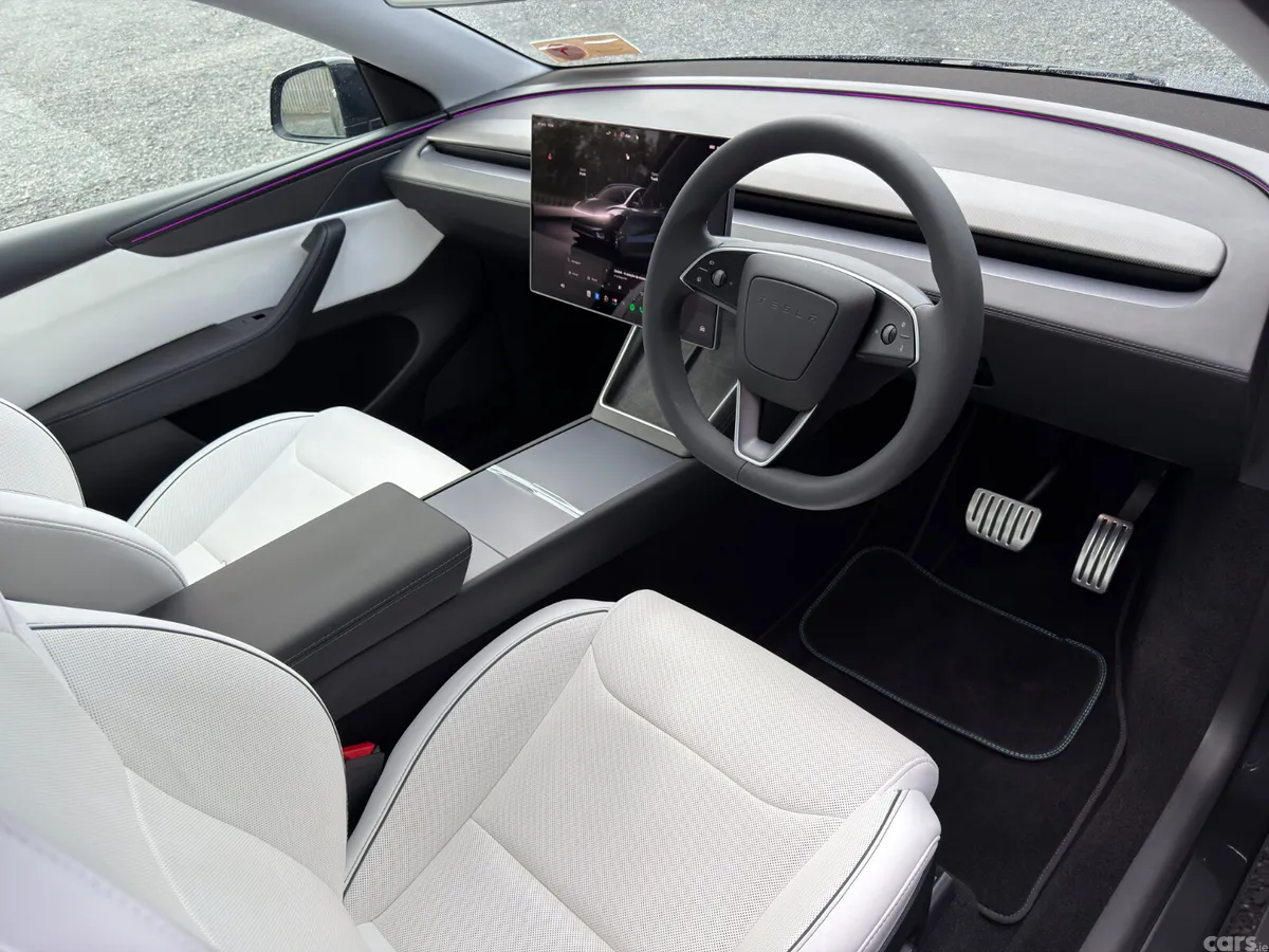 Tesla Model Y MPV, Electric, 2026, Grey