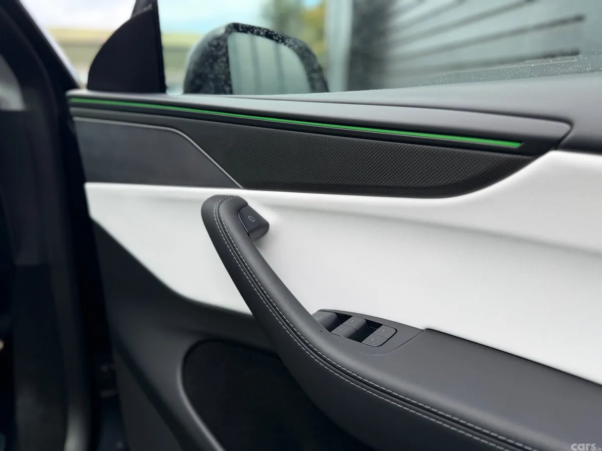 Tesla Model Y MPV, Electric, 2026, Grey