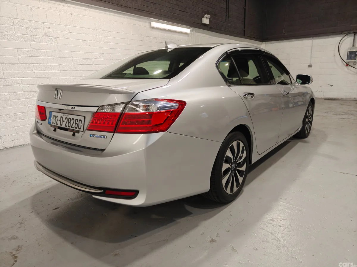 Honda Accord Saloon, Petrol Hybrid, 2013, Silver
