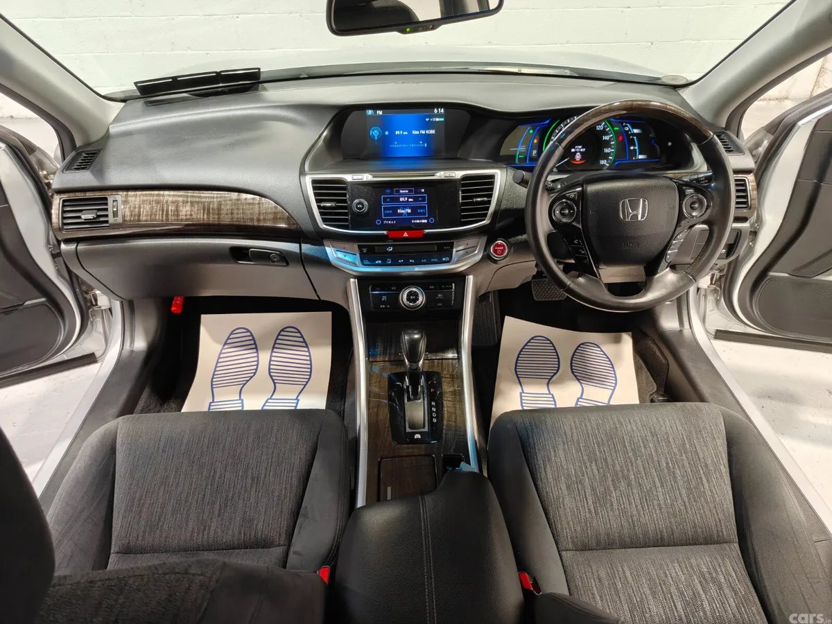 Honda Accord Saloon, Petrol Hybrid, 2013, Silver
