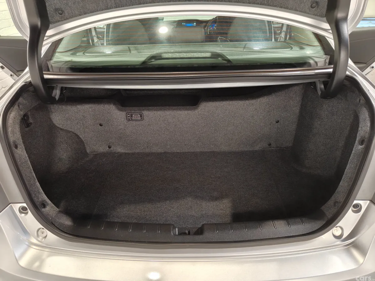 Honda Accord Saloon, Petrol Hybrid, 2013, Silver