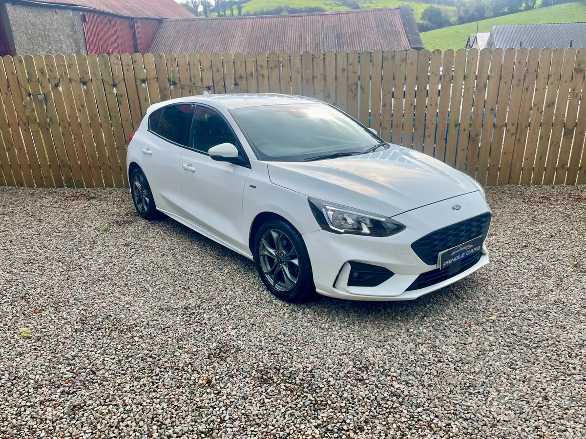 Ford Focus Hatchback, Petrol, 2020, White