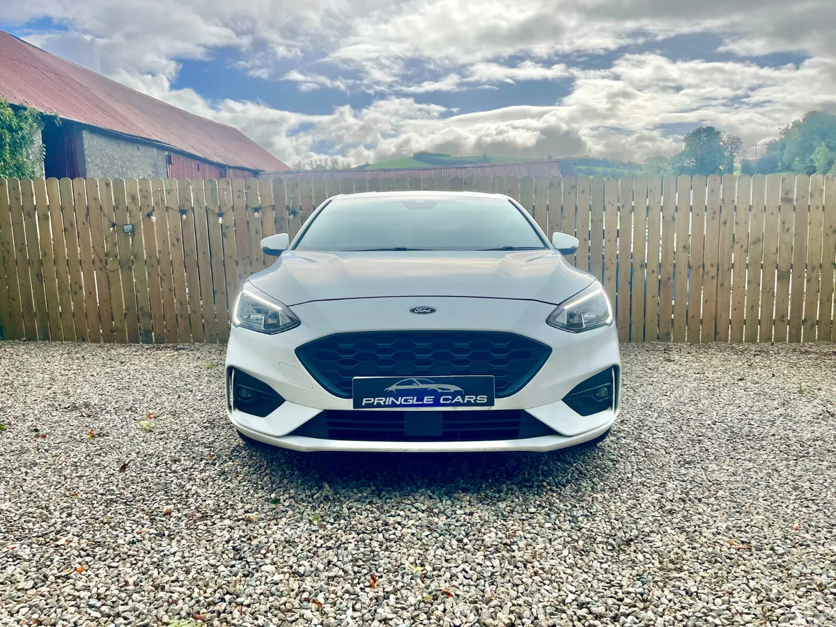 Ford Focus Hatchback, Petrol, 2020, White