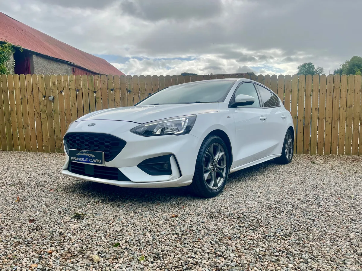 Ford Focus Hatchback, Petrol, 2020, White